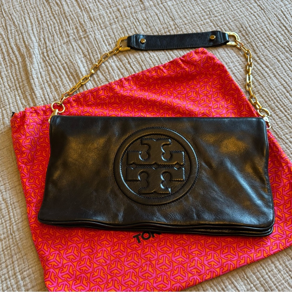 Tory Burch Bombé Reva Clutch in Black